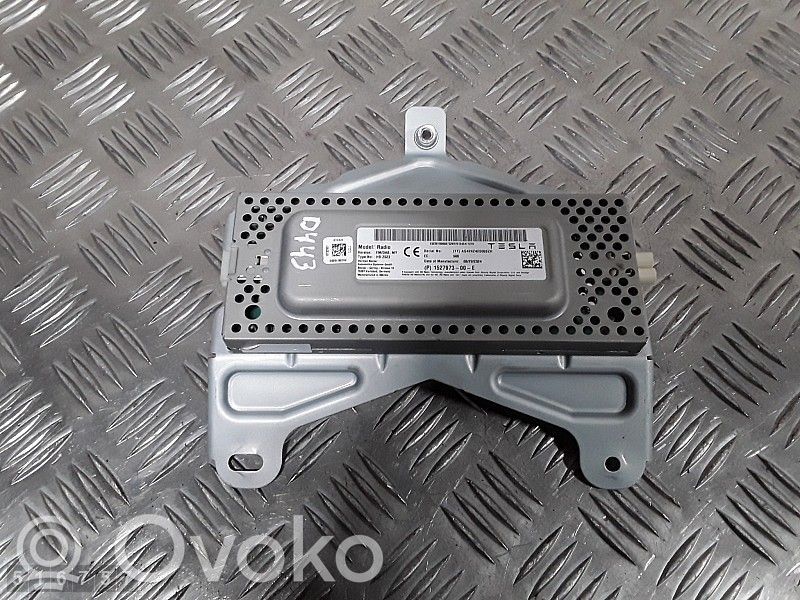 Tesla Model Y Sonstige Steuergeräte / Module 