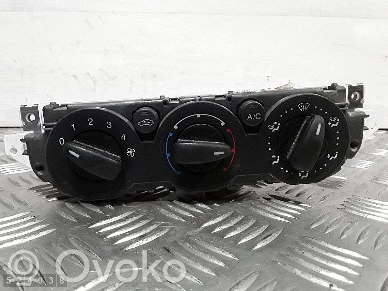 Climate control unit   7M5T19980AA