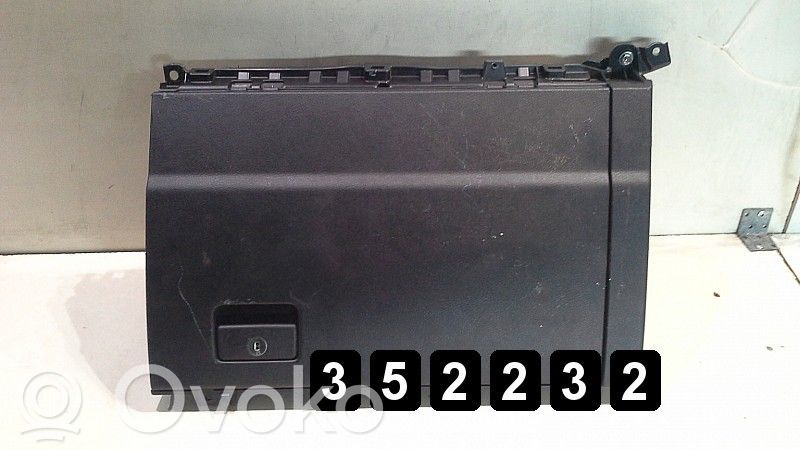 Toyota Land Cruiser (LJ79) Boite à gants