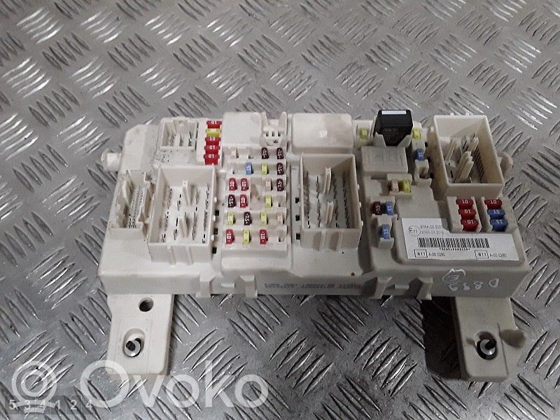 Ford C-MAX I Ramka / Moduł bezpieczników 