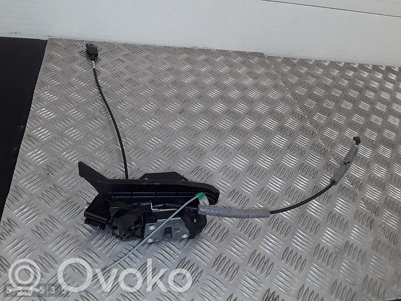 Opel Vivaro Încuietoare ușă față 