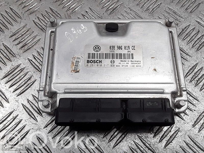 Volkswagen PASSAT B5 Unitate/modul de control motor 