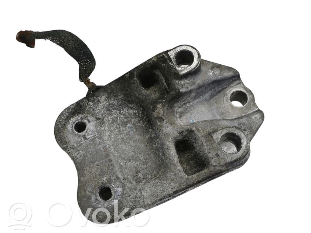 Engine mounting bracket   04721734AF,4721734AF,4721734AF