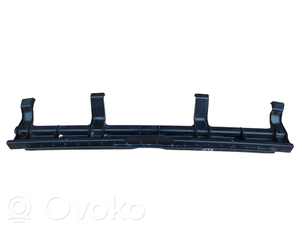 Volkswagen Routan Aizmugurējā bufera montāžas kronšteins 