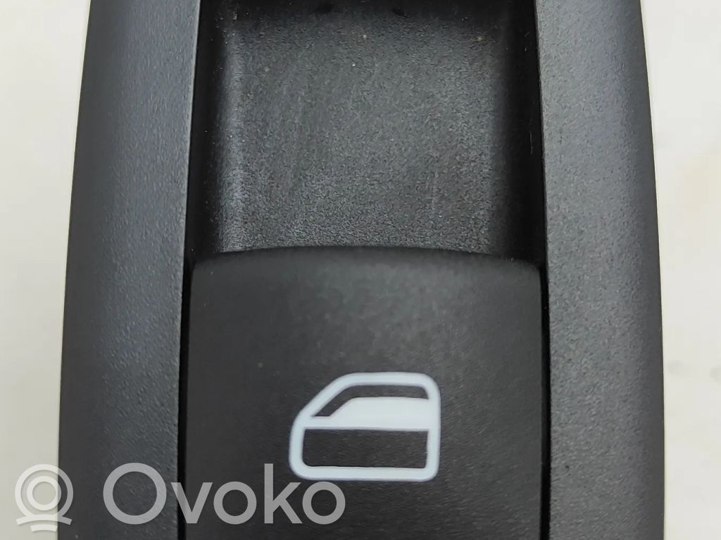 Electric window control switch   68085690AC
