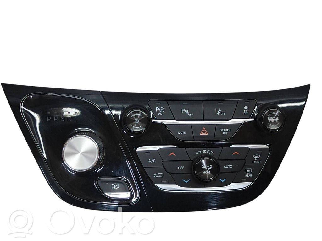 Chrysler Pacifica Climate control unit 