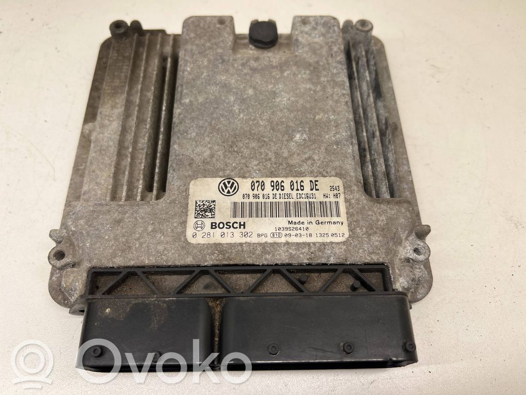 Volkswagen Touareg I Engine control unit/module 