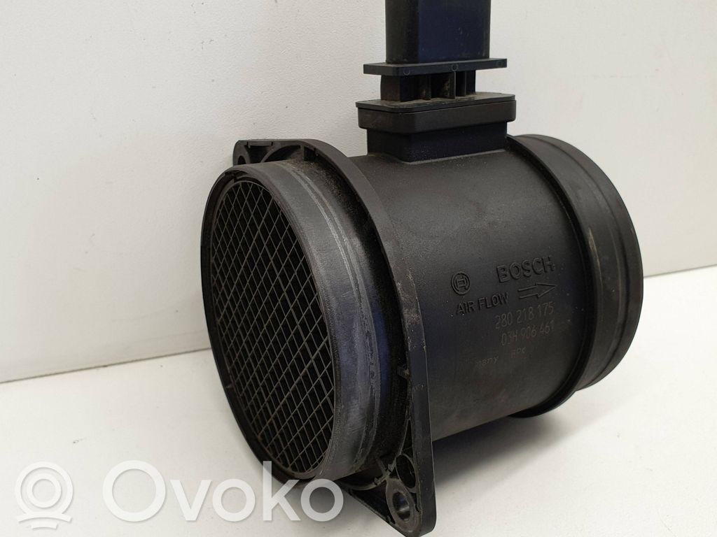 Volkswagen Touareg I Mass air flow meter 