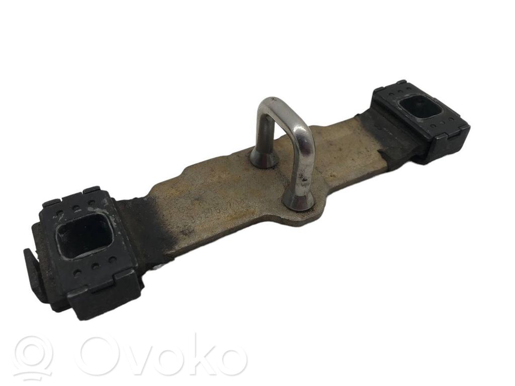 Loading door lock loop/hook striker   4B9827507M