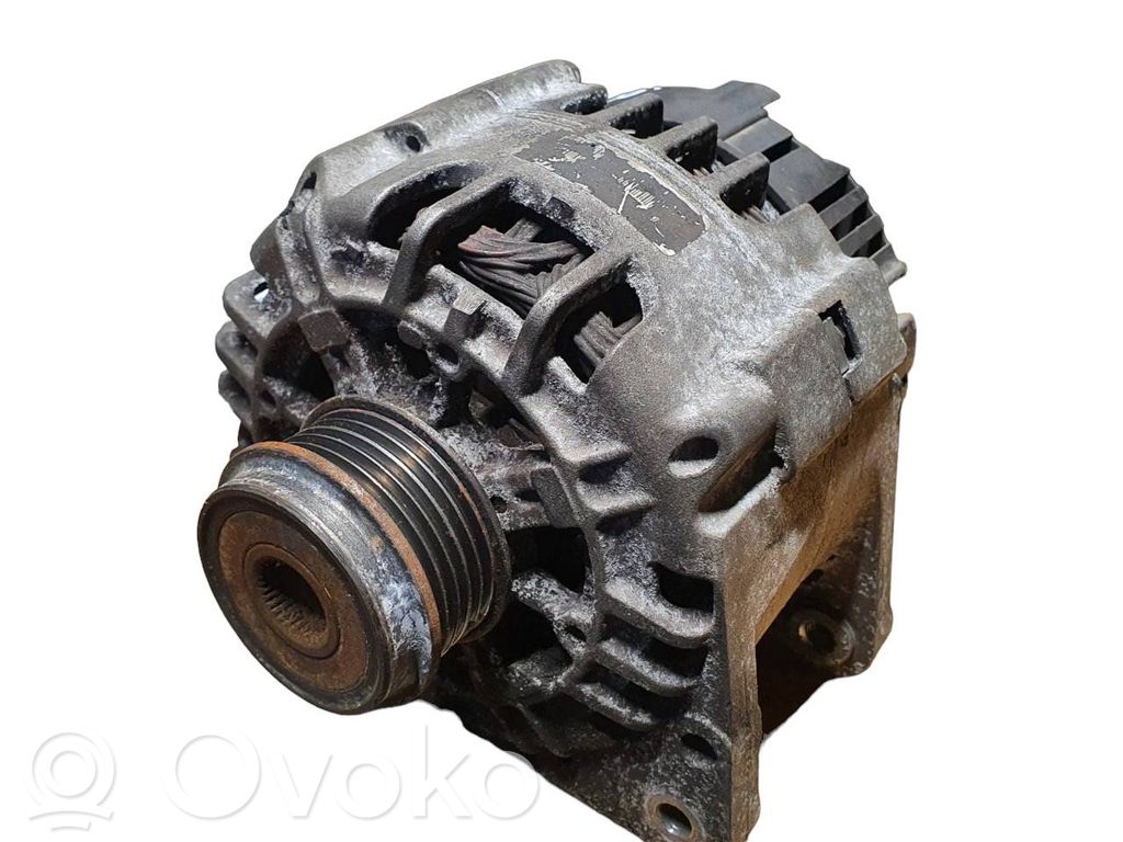 Audi A4 S4 B5 8D Generatorius 