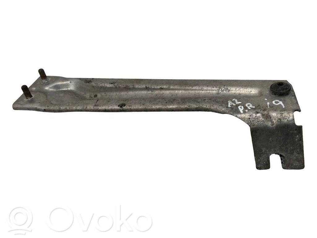 Laikiklis sparno   8Z1805458