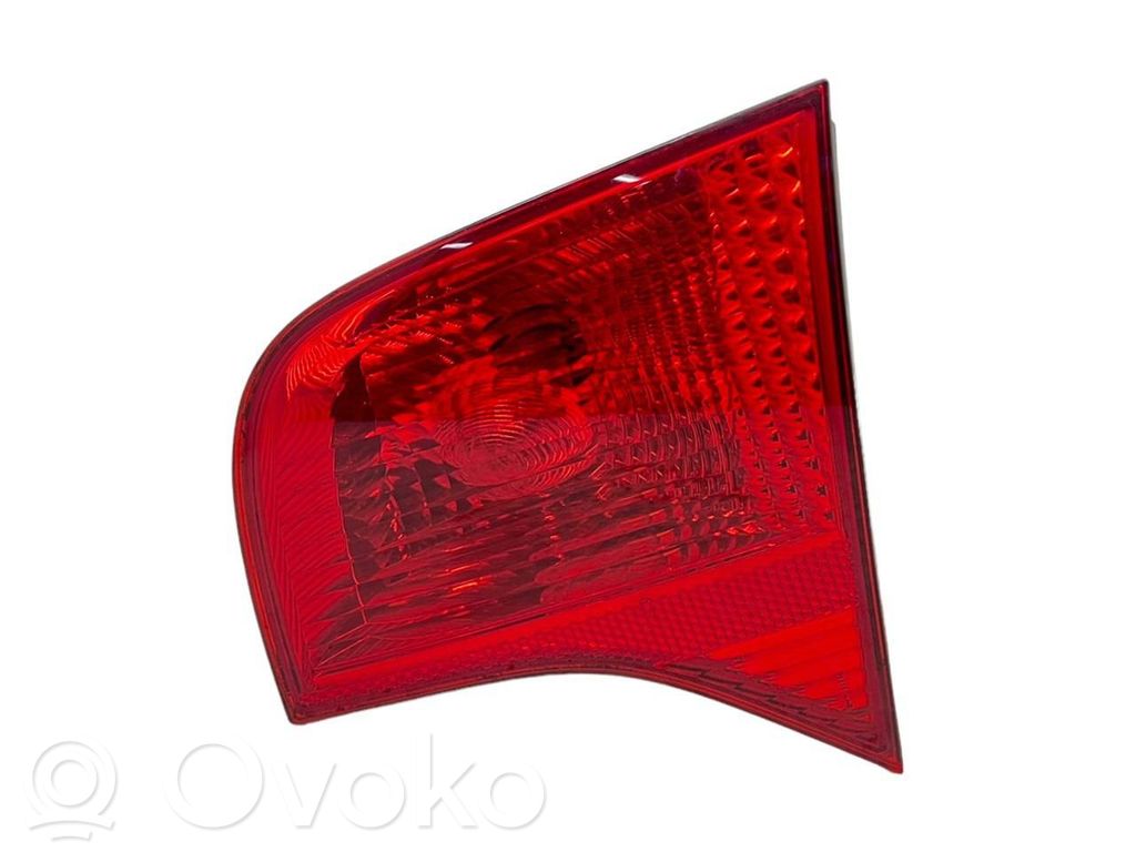 Audi A4 S4 B7 8E 8H Takaluukun takavalot 