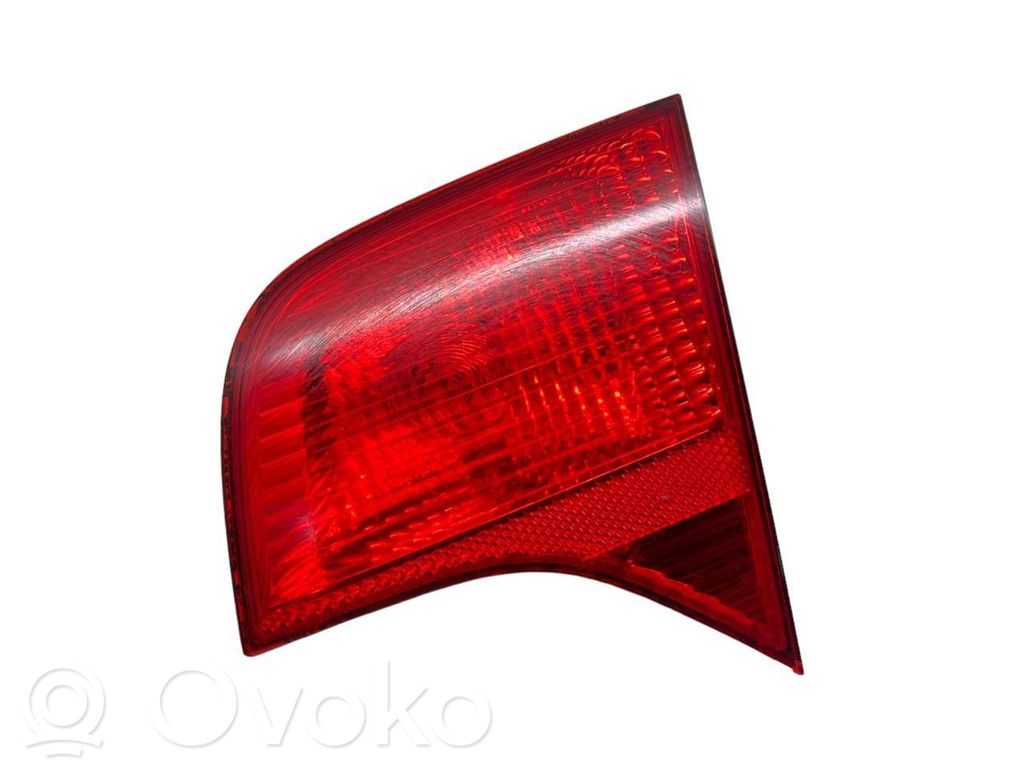 Audi A4 S4 B7 8E 8H Takaluukun takavalot 