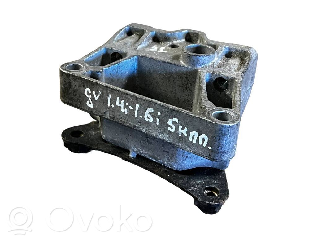Volkswagen Golf V Gearbox mounting bracket 