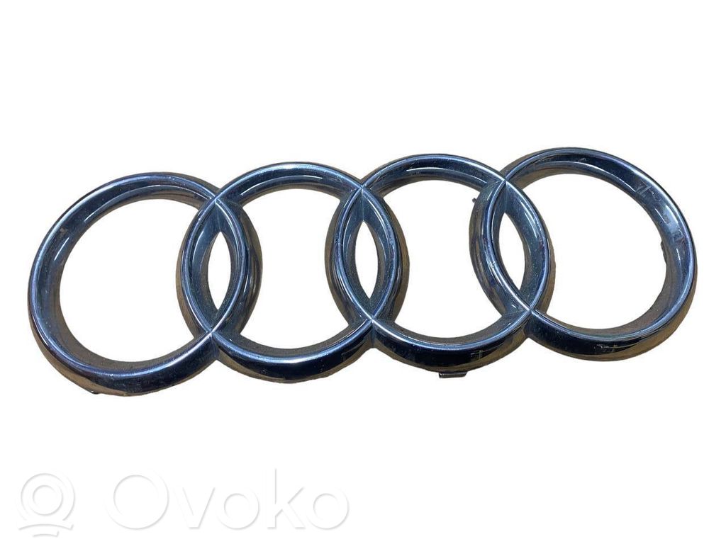 Audi A8 S8 D2 4D Herstelleremblem 
