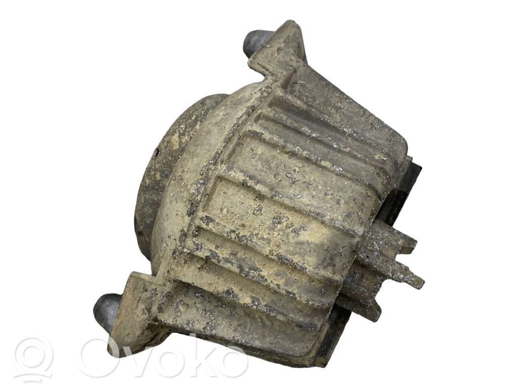 Mercedes-Benz E W212 Engine mount bracket 
