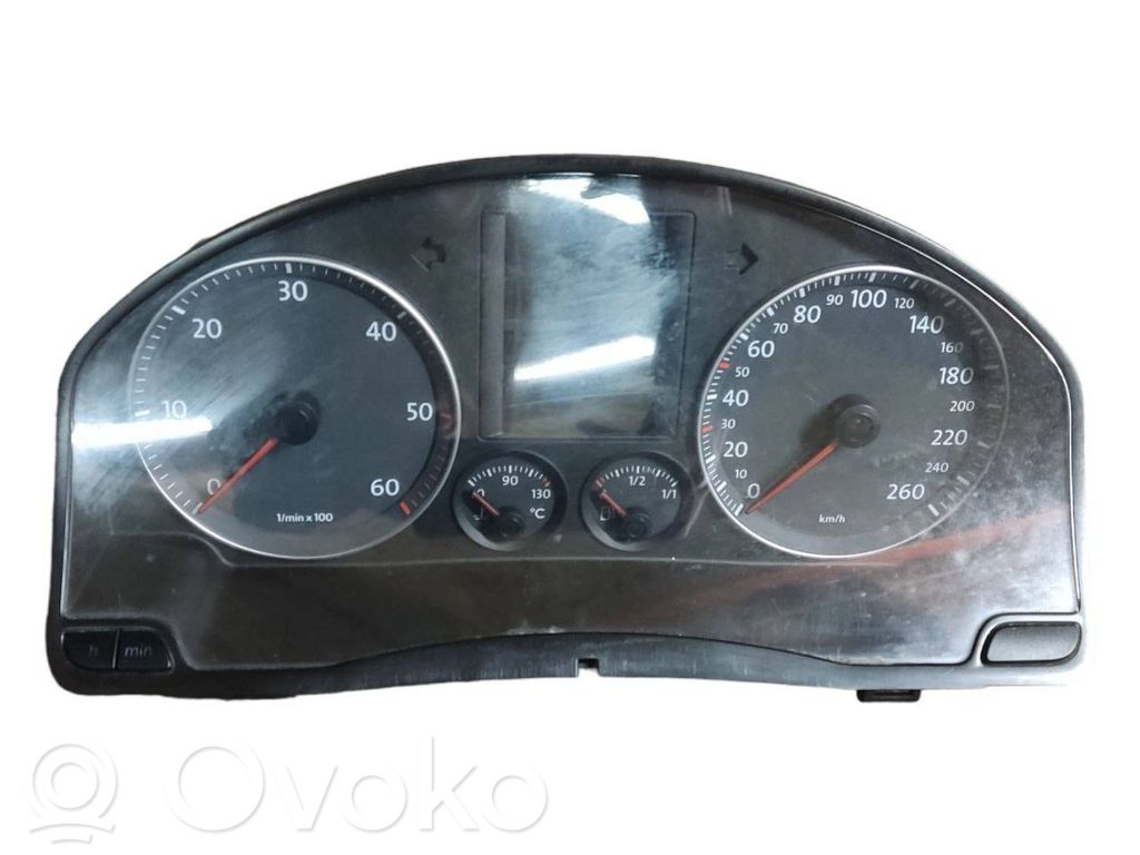 Volkswagen Golf V Licznik / Prędkościomierz 