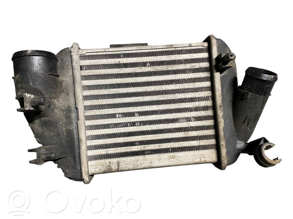 Audi A4 S4 B7 8E 8H Chłodnica powietrza doładowującego / Intercooler 