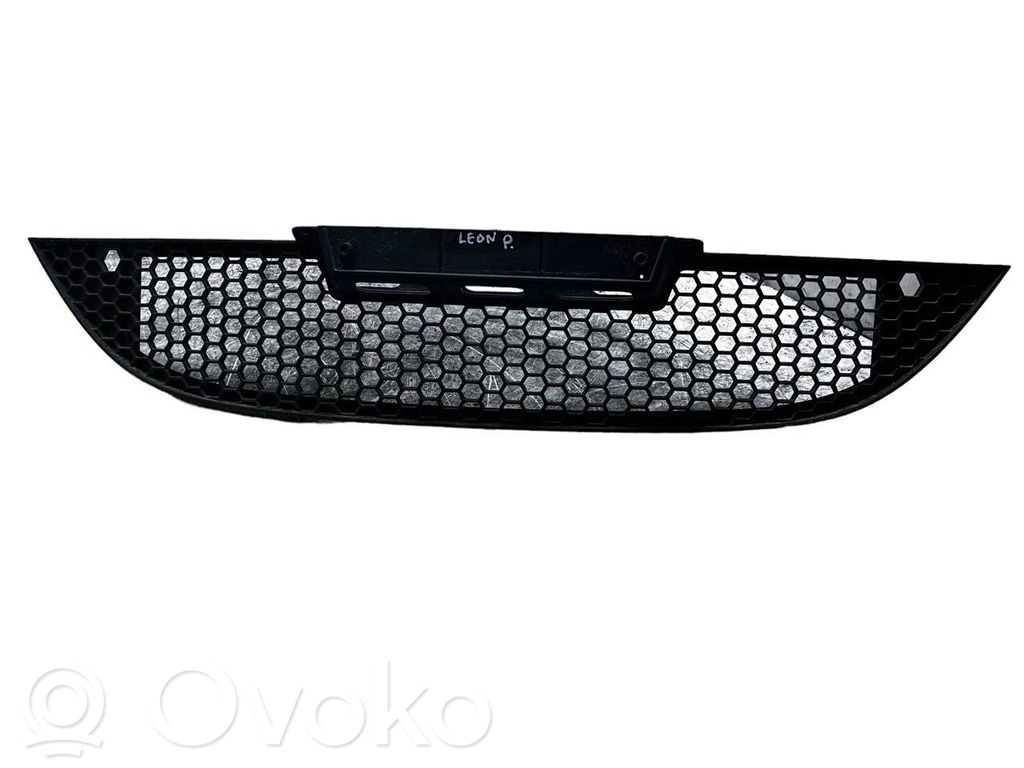 Seat Leon (1P) Etusäleikkö 