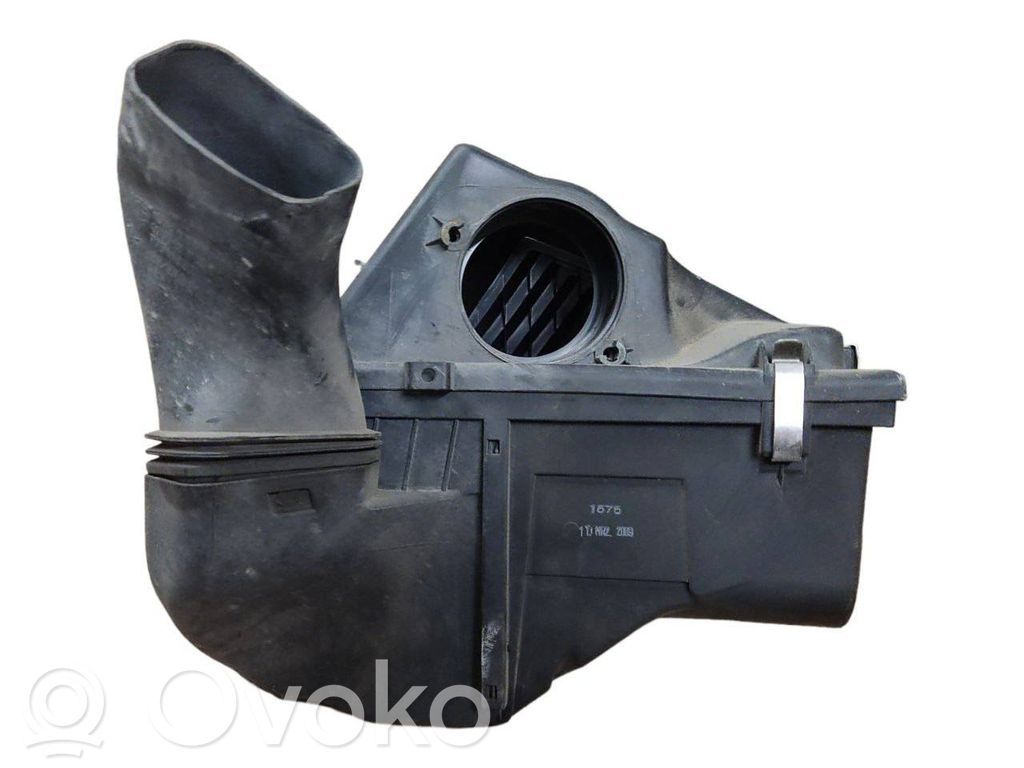 BMW 3 E90 E91 Air filter box 