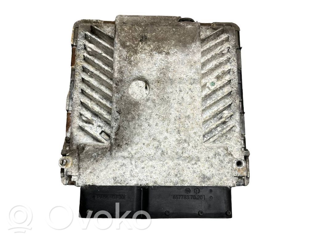 Volkswagen PASSAT B7 Engine control unit/module 