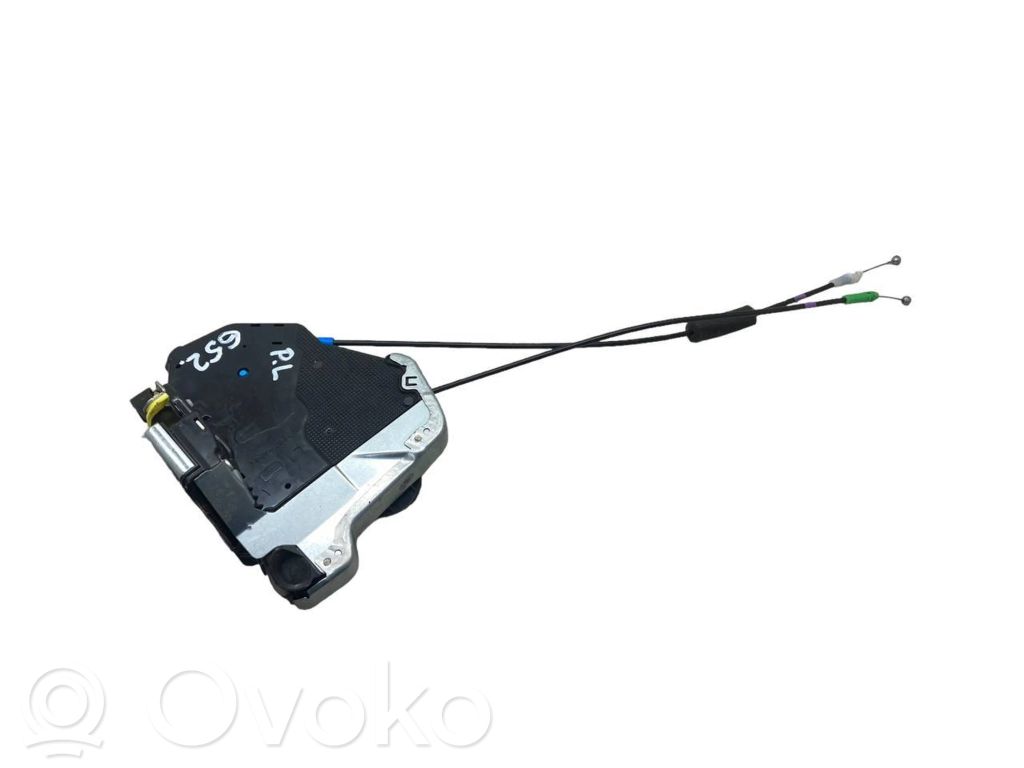 Priekšpusē slēdzene   W40J0104,A046693