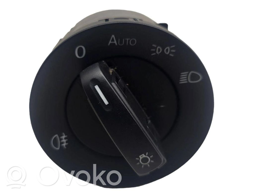 Volkswagen Golf VI Light switch 