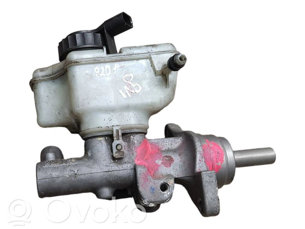 Volkswagen Golf VI Master brake cylinder 