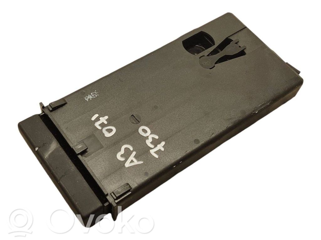 Audi A3 S3 A3 Sportback 8P Dashboard storage box/compartment 