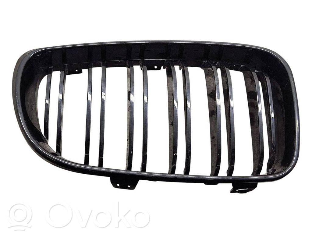 Front bumper upper radiator grill