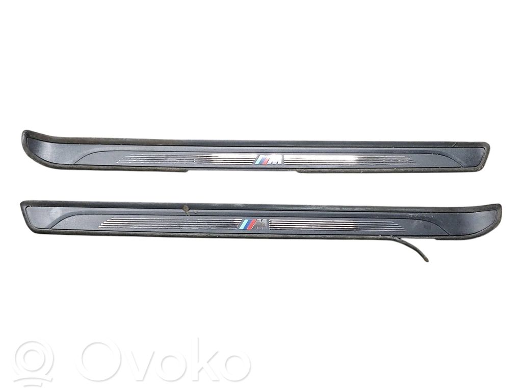 BMW 1 E82 E88 Moldura protectora del borde delantero 