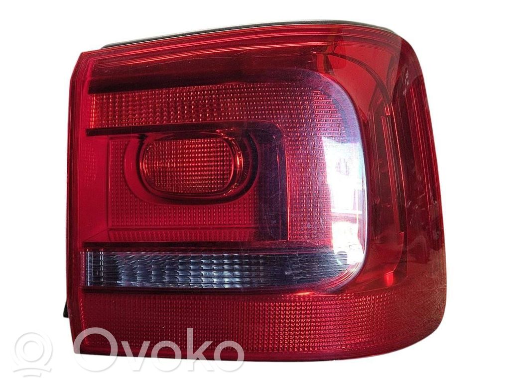 Volkswagen Touran II Lampa tylna 