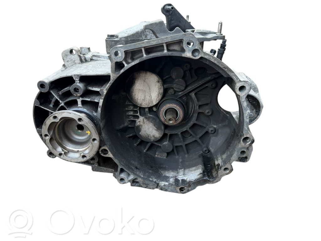 Volkswagen PASSAT B6 Manualna 6-biegowa skrzynia biegów 