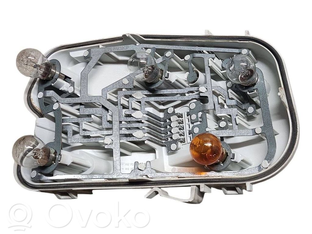 Audi A6 S6 C6 4F Wkład lampy tylnej 