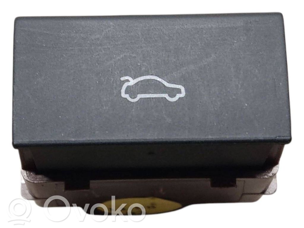 Audi A6 S6 C6 4F Tailgate opening switch 