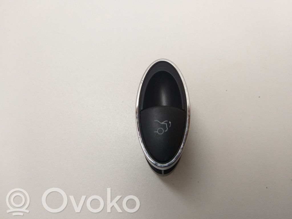 Mercedes-Benz E W211 Tailgate opening switch 