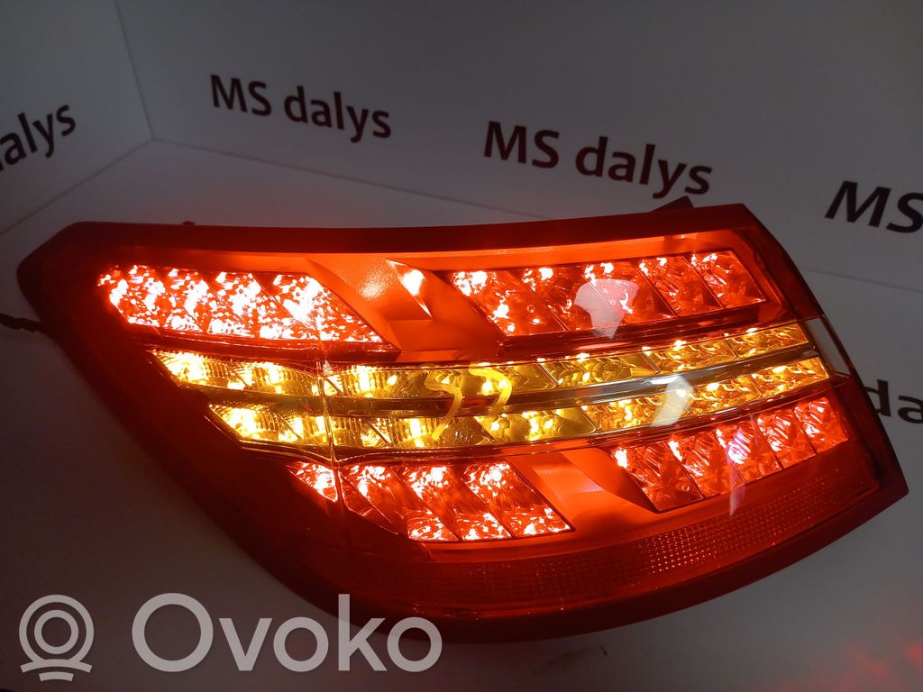 Mercedes-Benz E C207 W207 Lampa tylna 