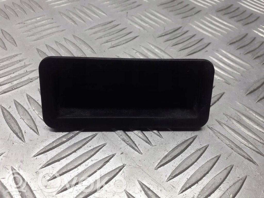 Tailgate/boot open switch button   6M5119B514