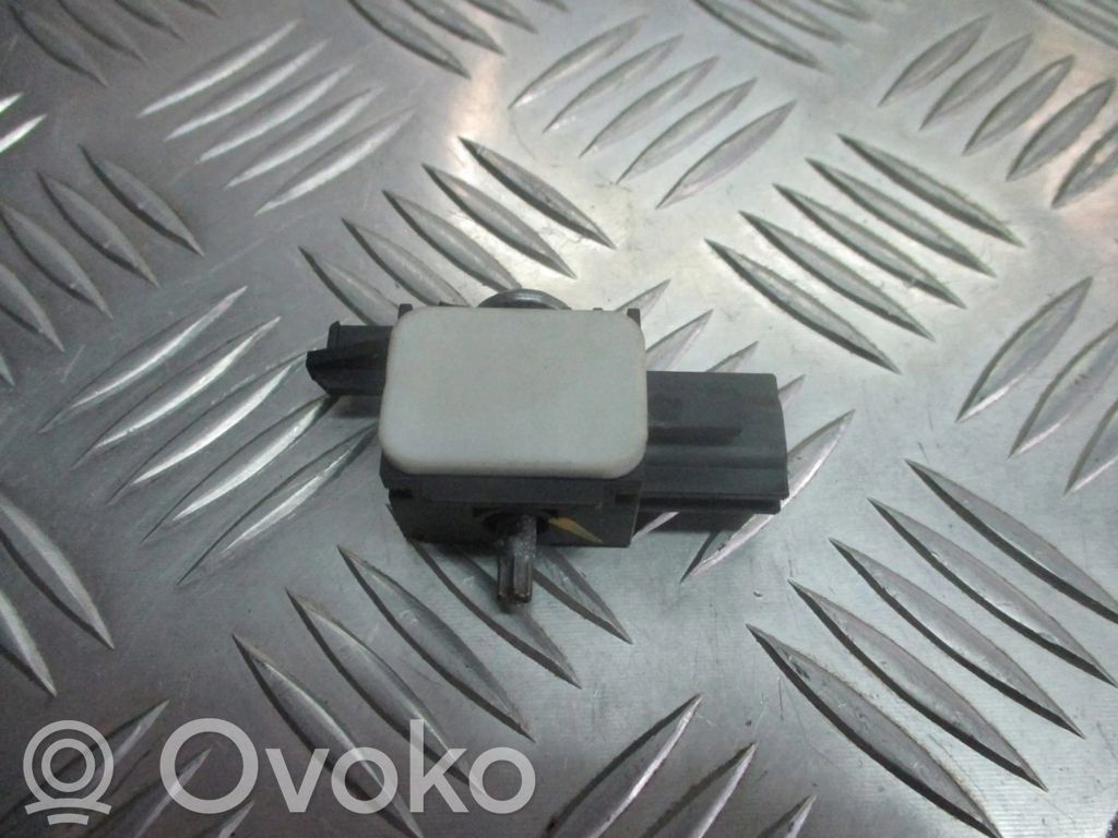 Renault Modus Airbag deployment crash/impact sensor 