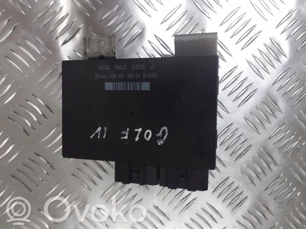 Modul de control caroserie central   1C0962258J