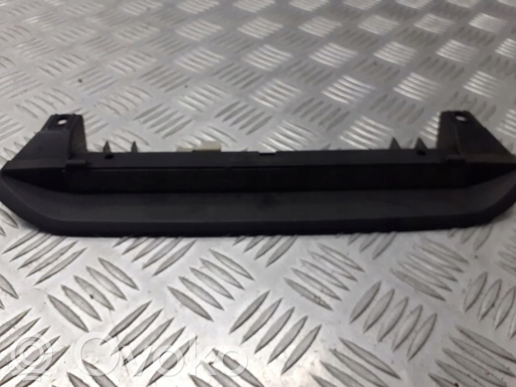 Nissan Almera N16 Troisième feu stop 