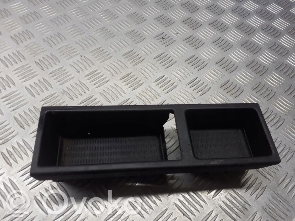 BMW 3 E46 Daiktadėžė 