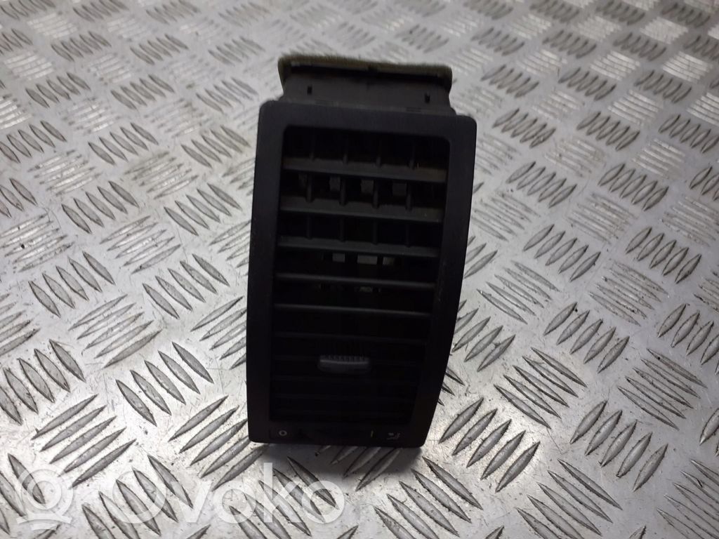 Volkswagen Polo IV 9N3 Luftausströmer Lüftungsdüse Luftdüse frontscheibe 