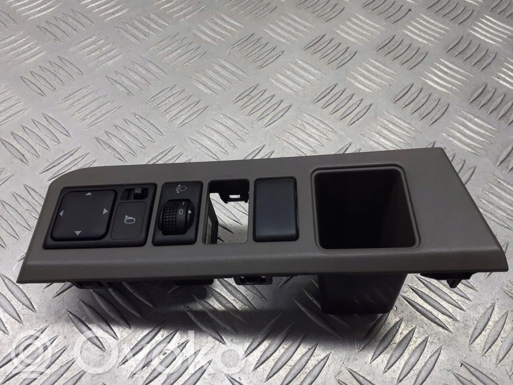 Nissan Note (E11) Otros interruptores/perillas/selectores 