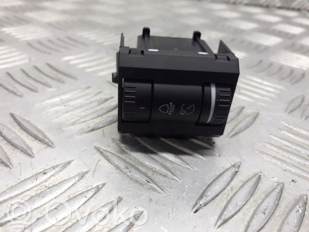 Skoda Octavia Mk2 (1Z) Comutator control nivel faruri 
