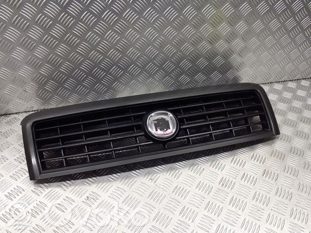 Fiat Doblo Griglia anteriore 