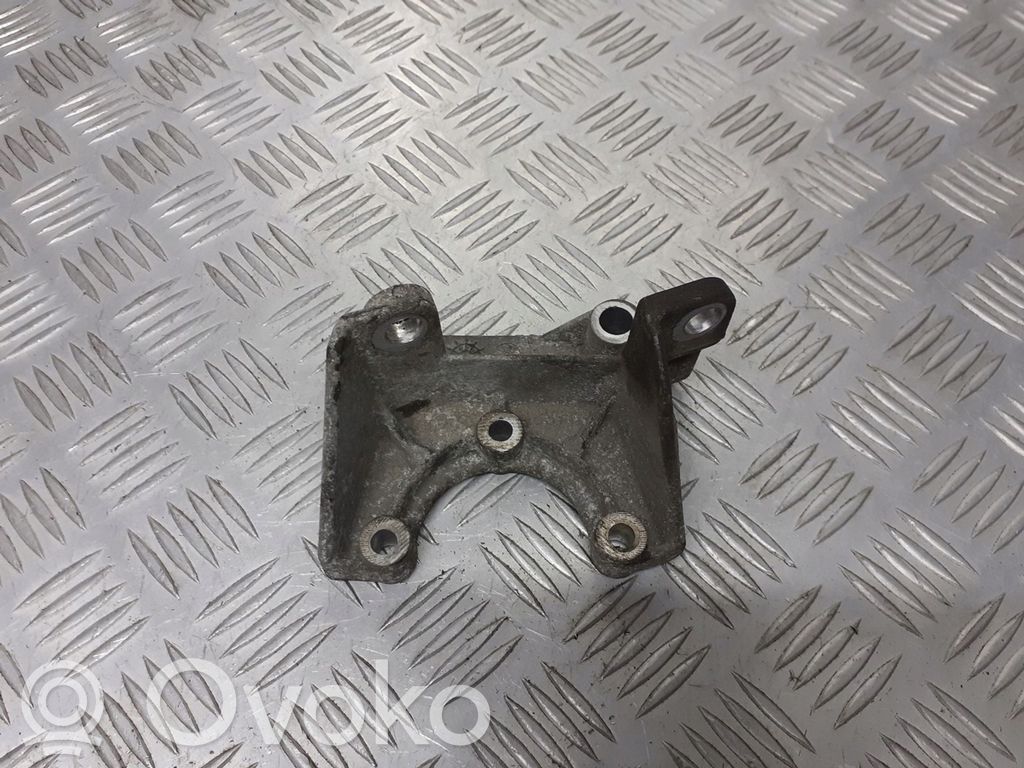 Chrysler 300M Engine mounting bracket 