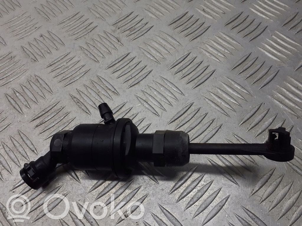 Nissan Note (E11) Kytkimen apusylinteri 