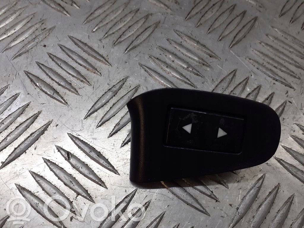 Interruptor de la ventanilla de ventilación   B569