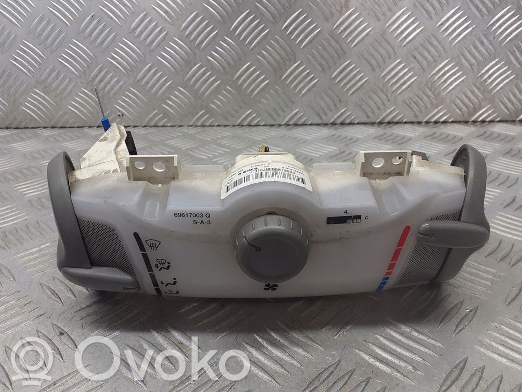 Citroen C1 Przełącznik / Włącznik nawiewu dmuchawy 